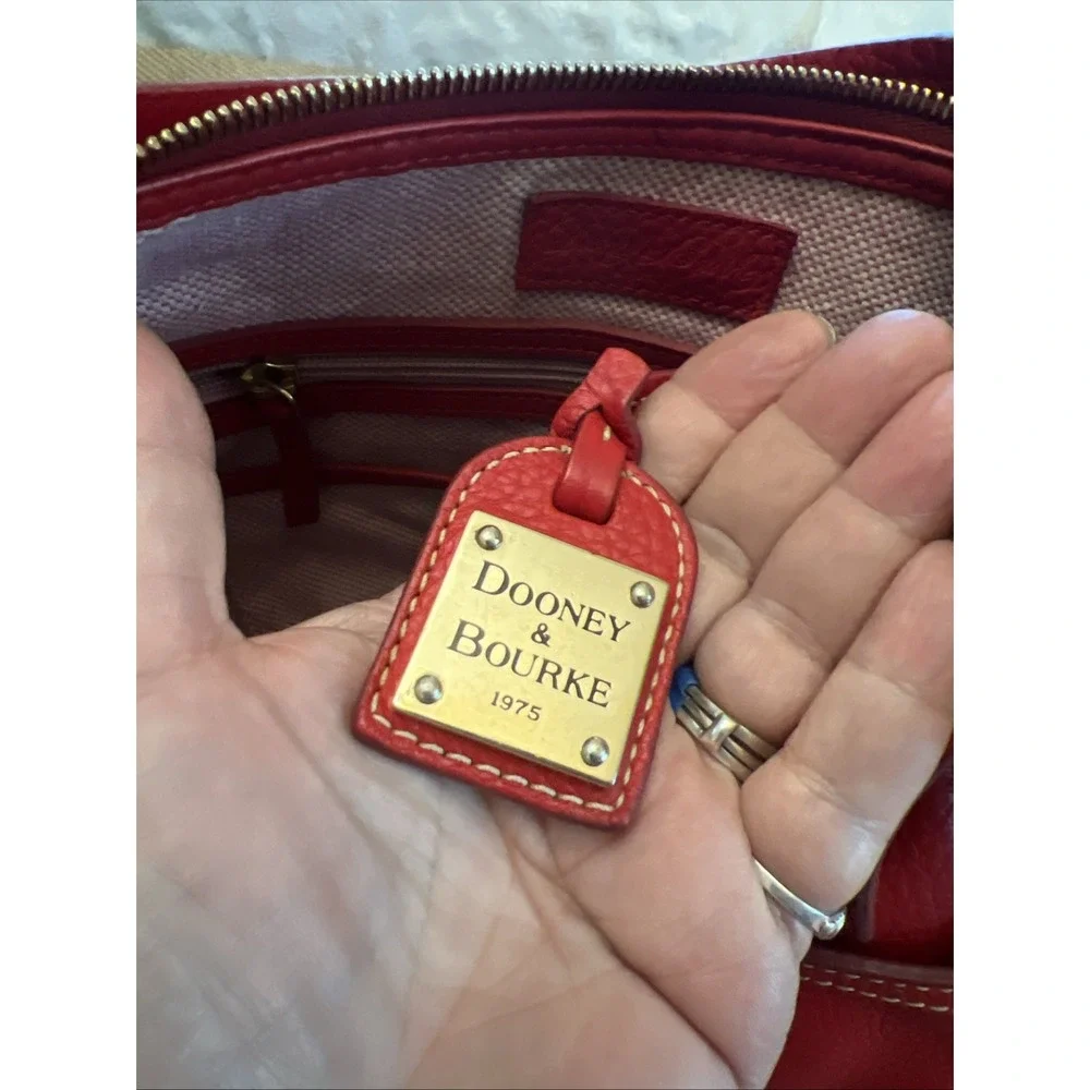 Vtg Dooney & Bourke Red Red Purse Collins Bag Very NICE Shoulder 100% Leather